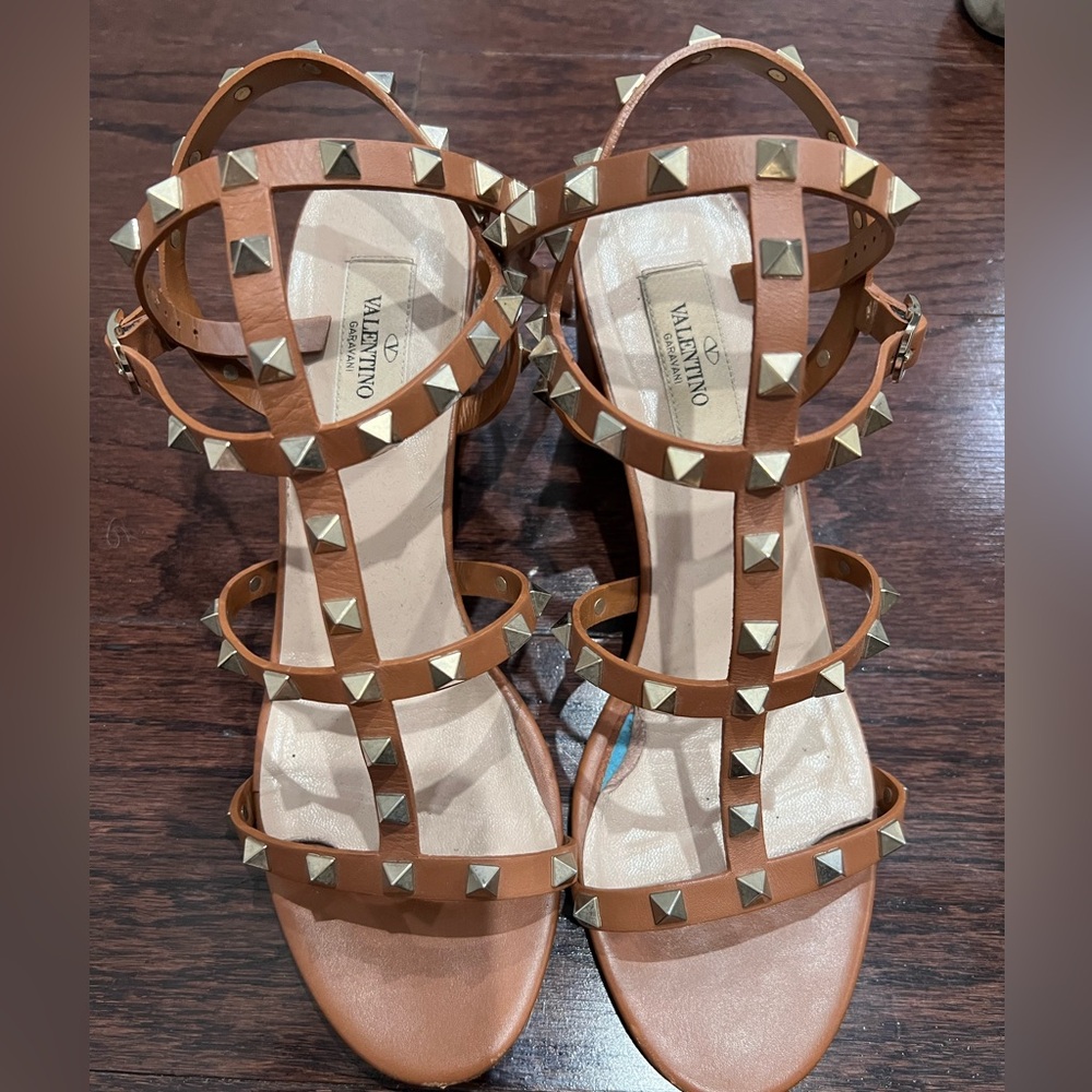 Valentino Stud Shoes in Saddle Brown